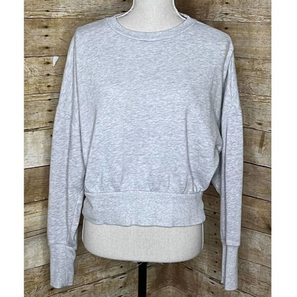 OLD NAVY CROPPED HEATHER GRAY CREWNECK SWEATSHIRT CASUAL ATHLEISURE GYM YOGA - Picture 1 of 5